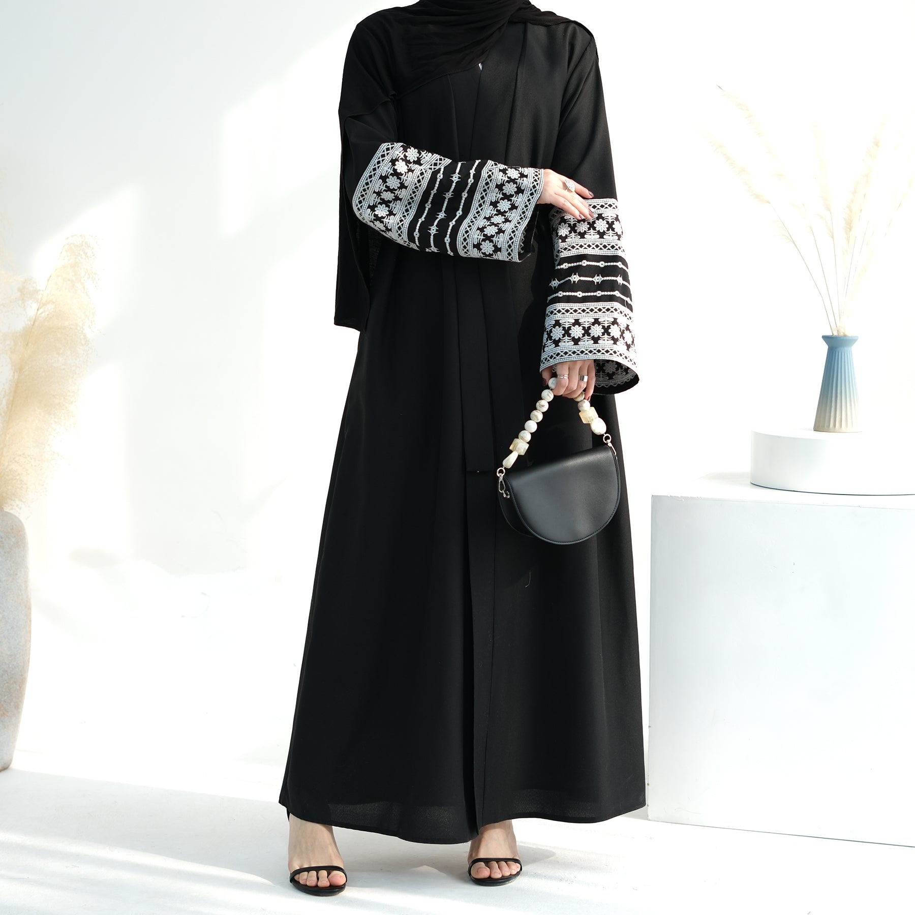 OPEN ABAYA - GEBORDUURDE MOUW BLACK